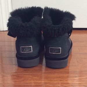 Girl’s Bailey Bow Swarovski Crystal Uggs